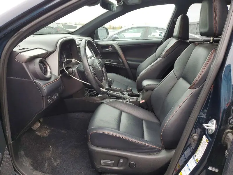 2018 TOYOTA RAV4 SE  