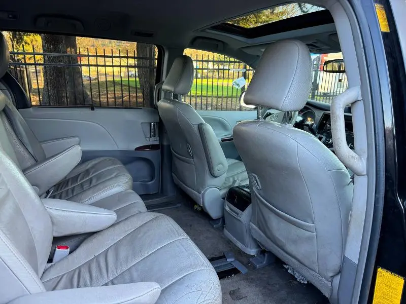 2014 TOYOTA SIENNA XLE 8-PASSENGER  