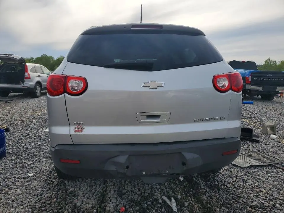 2011 CHEVROLET TRAVERSE LS  