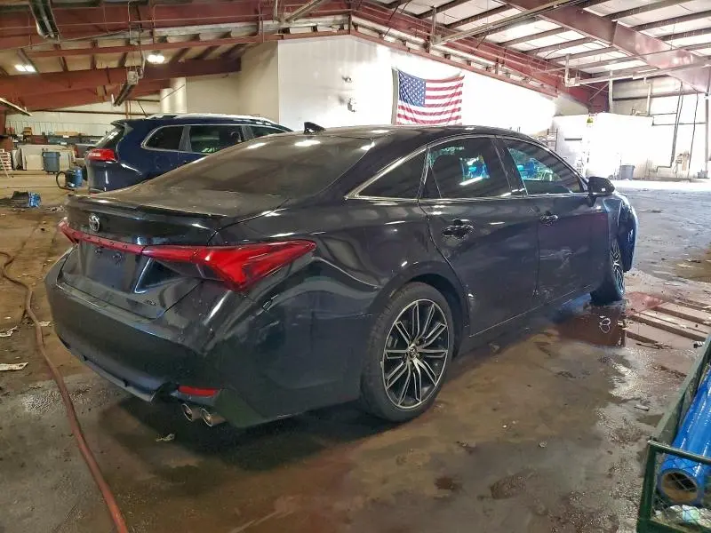2019 TOYOTA AVALON XLE  