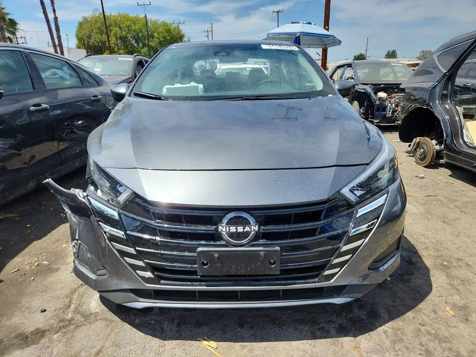 2025 NISSAN VERSA SV  