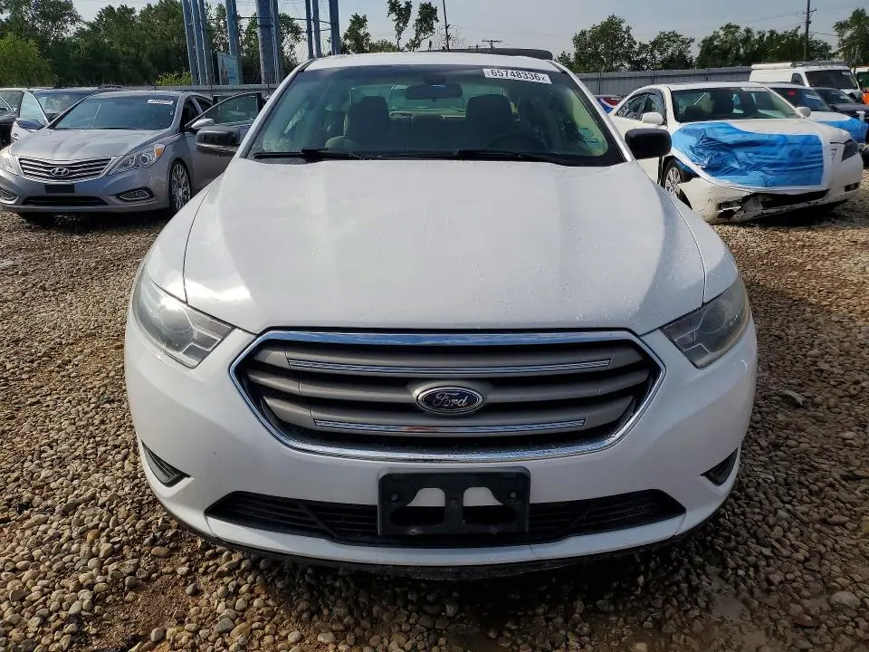 2017 FORD TAURUS SE  