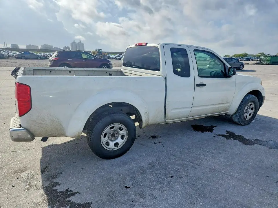 2014 NISSAN FRONTIER S  