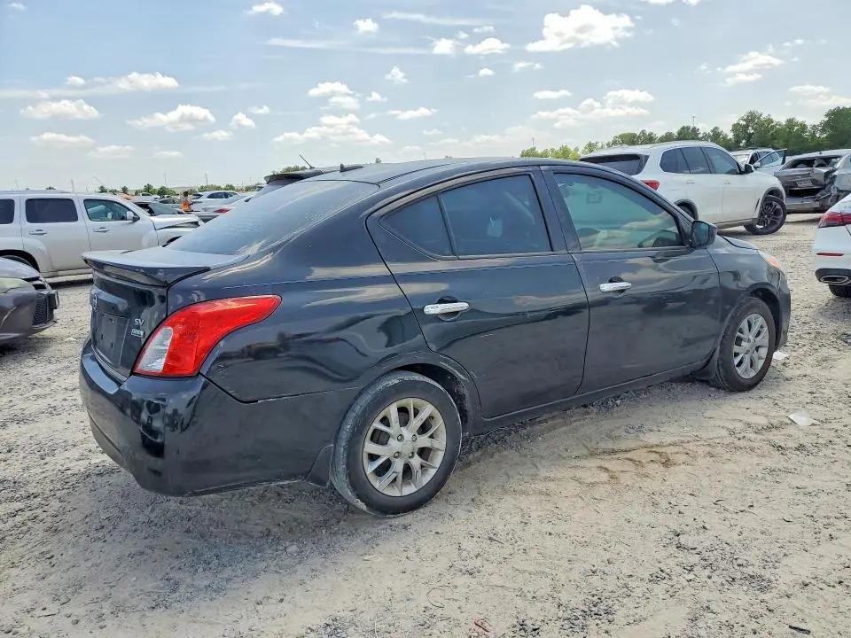 2018 NISSAN VERSA SV  