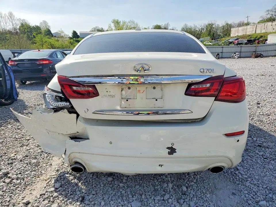 2015 INFINITI Q70L 3.7  