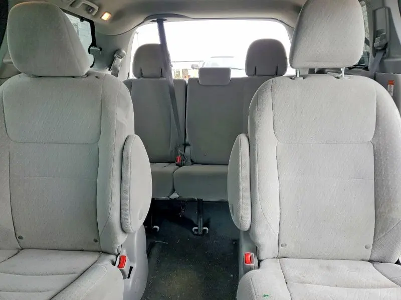 2020 TOYOTA SIENNA LE  