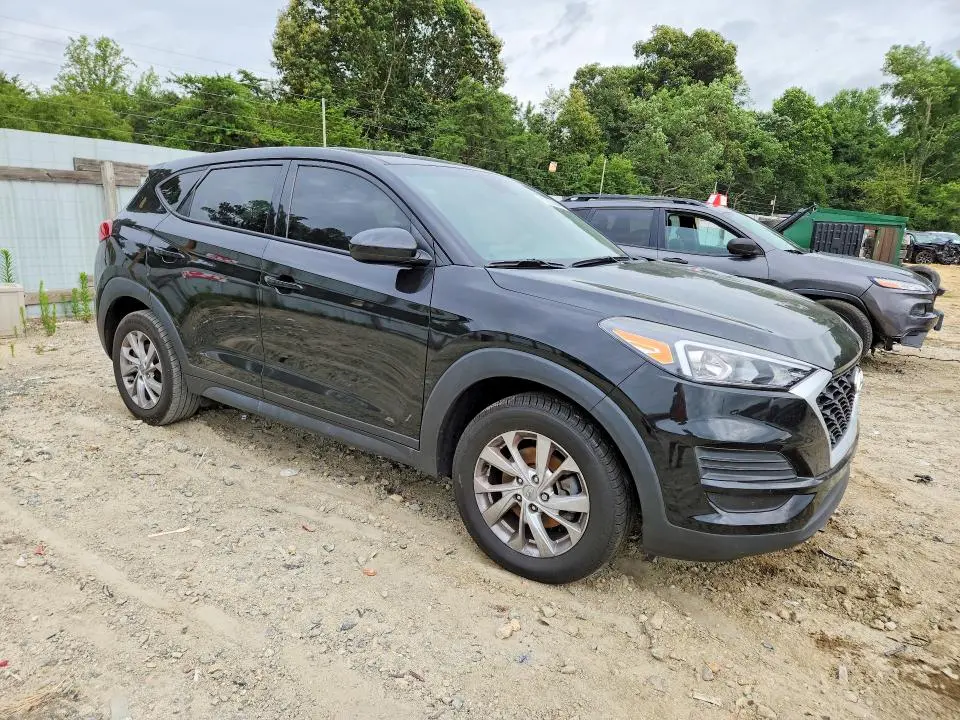 2021 HYUNDAI TUCSON SE  