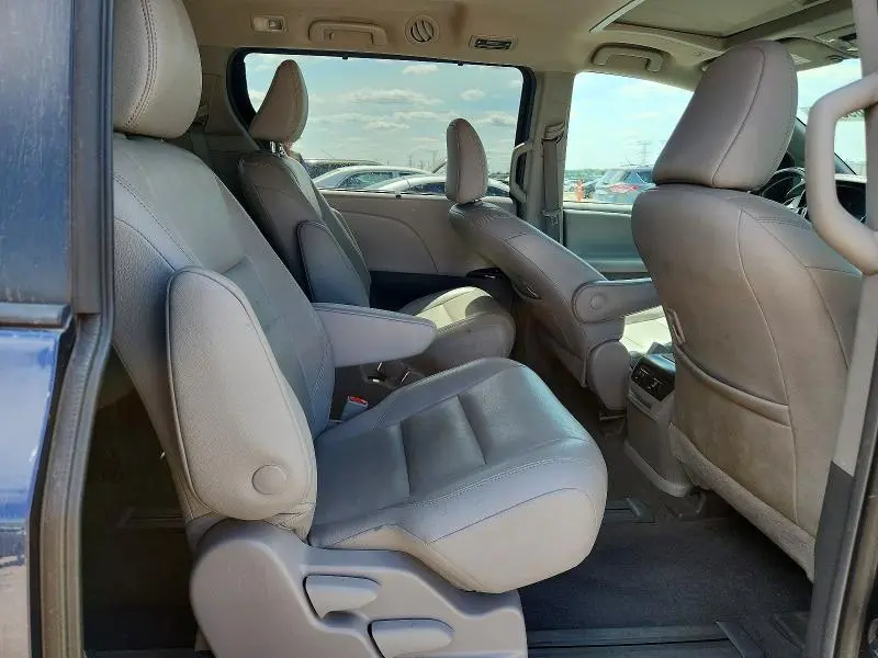 2019 TOYOTA SIENNA XLE 7-PASSENGER  