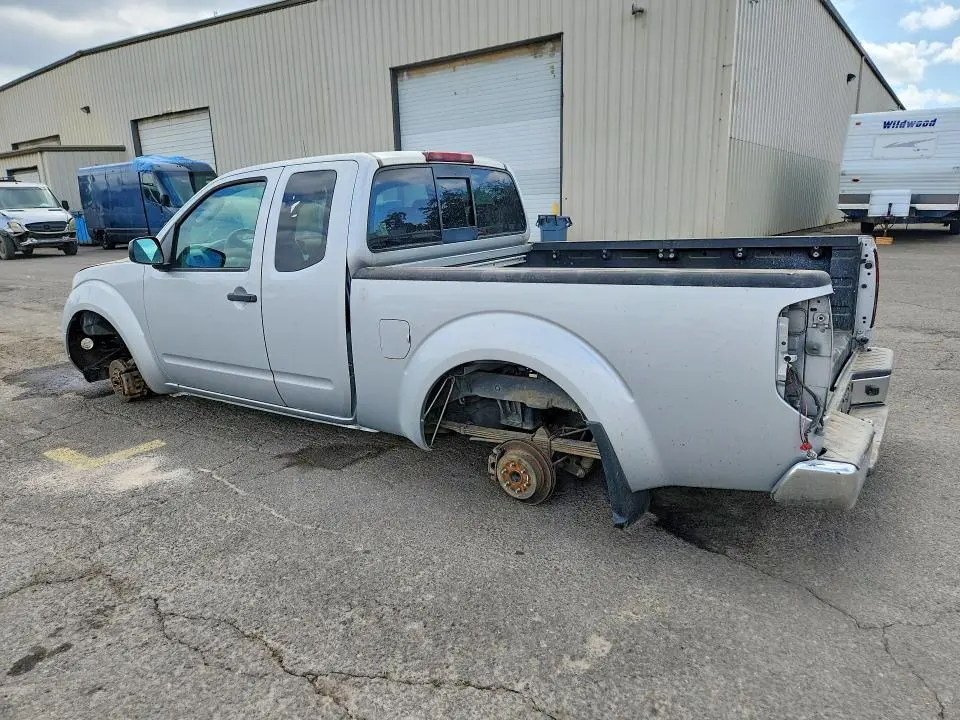 2011 NISSAN FRONTIER SV V6  