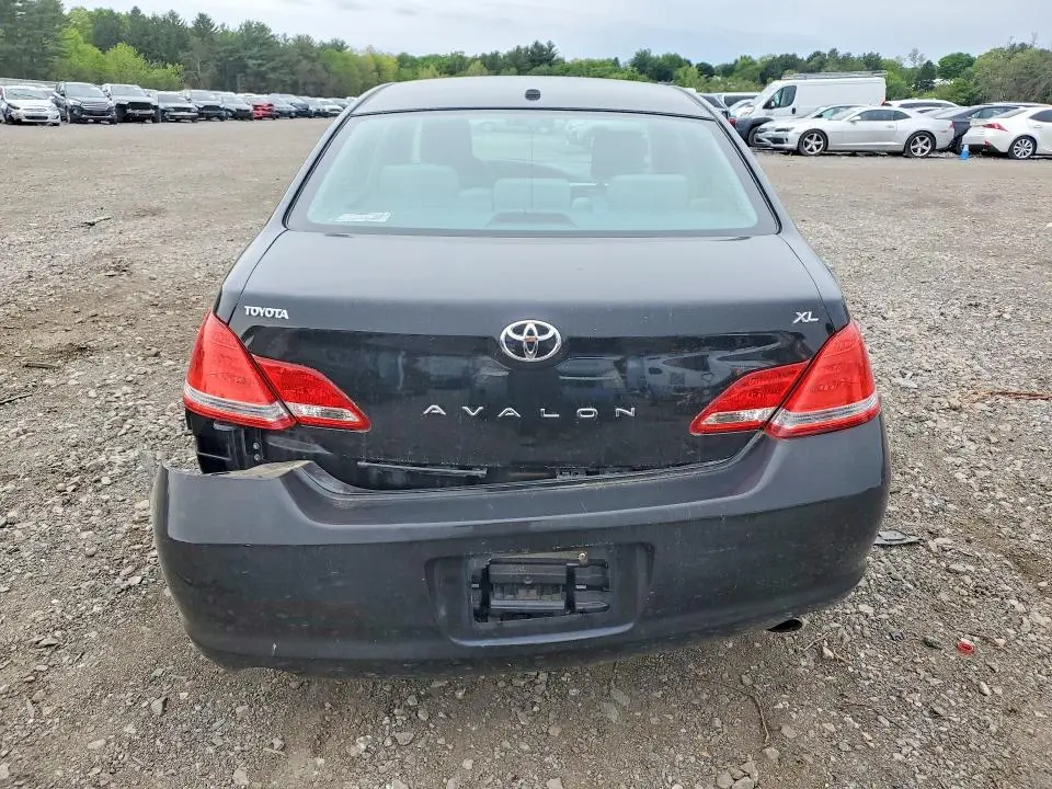 2010 TOYOTA AVALON XL  