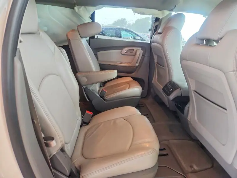 2012 CHEVROLET TRAVERSE LT  