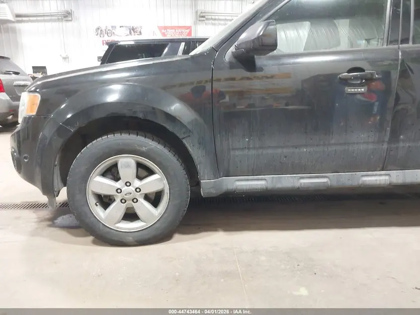 2011 FORD ESCAPE LIMITED