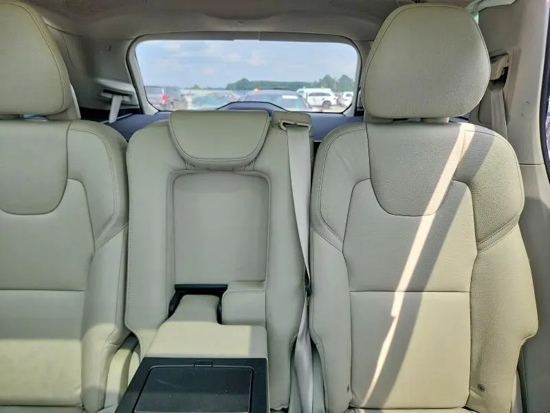 2016 VOLVO XC90 T6  