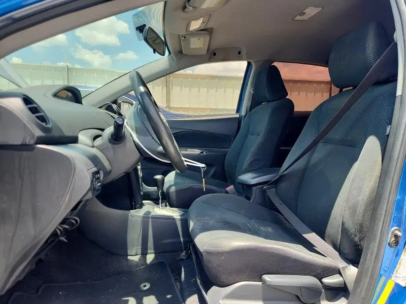 2010 TOYOTA YARIS BASE  