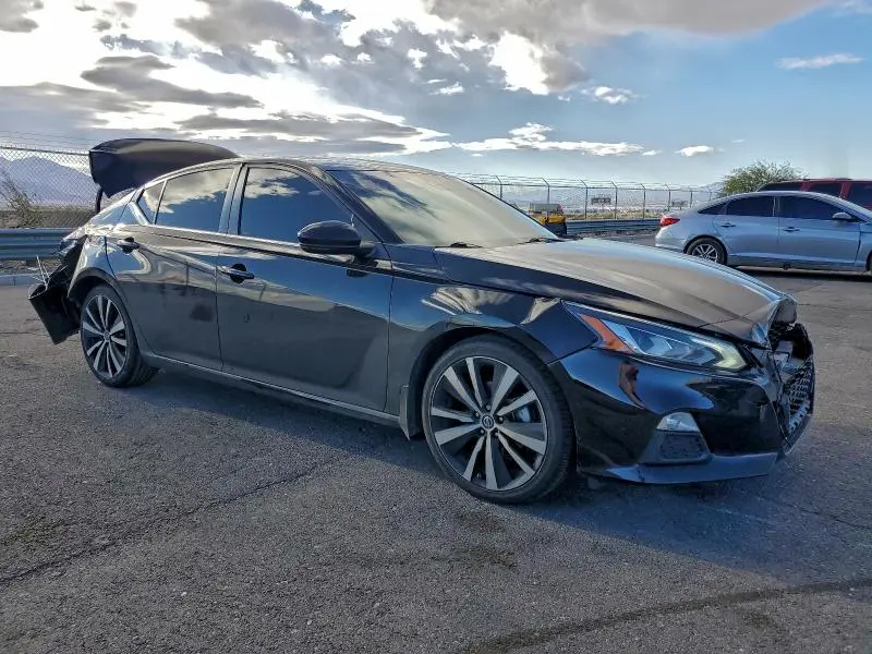 2022 NISSAN ALTIMA SR  
