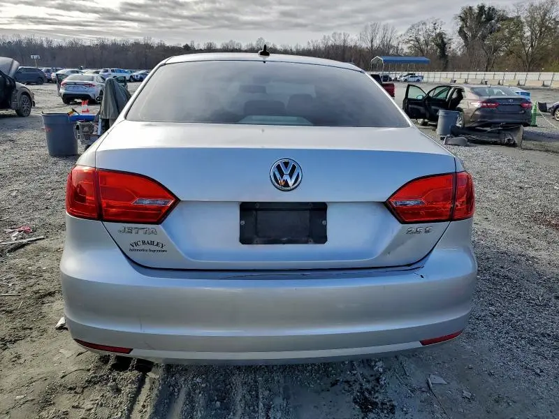 2012 VOLKSWAGEN JETTA SE  