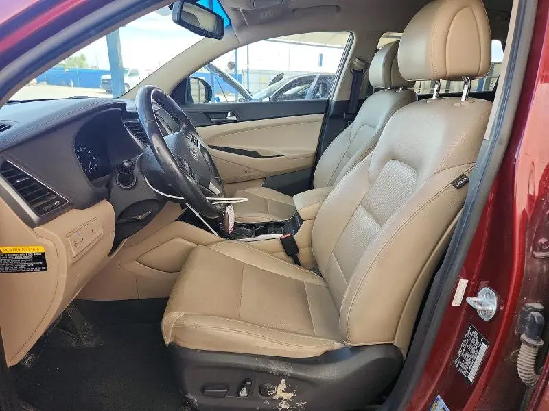 2017 HYUNDAI TUCSON SE PLUS  
