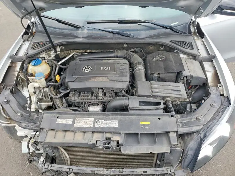 2015 VOLKSWAGEN PASSAT SE  