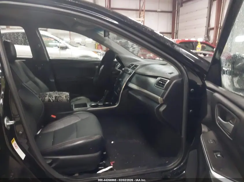 2017 TOYOTA CAMRY SE