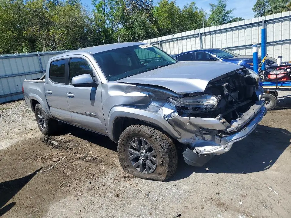 2020 TOYOTA TACOMA SR5 V6  