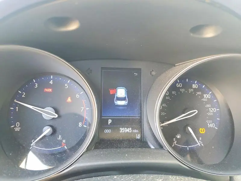 2021 TOYOTA C-HR XLE  