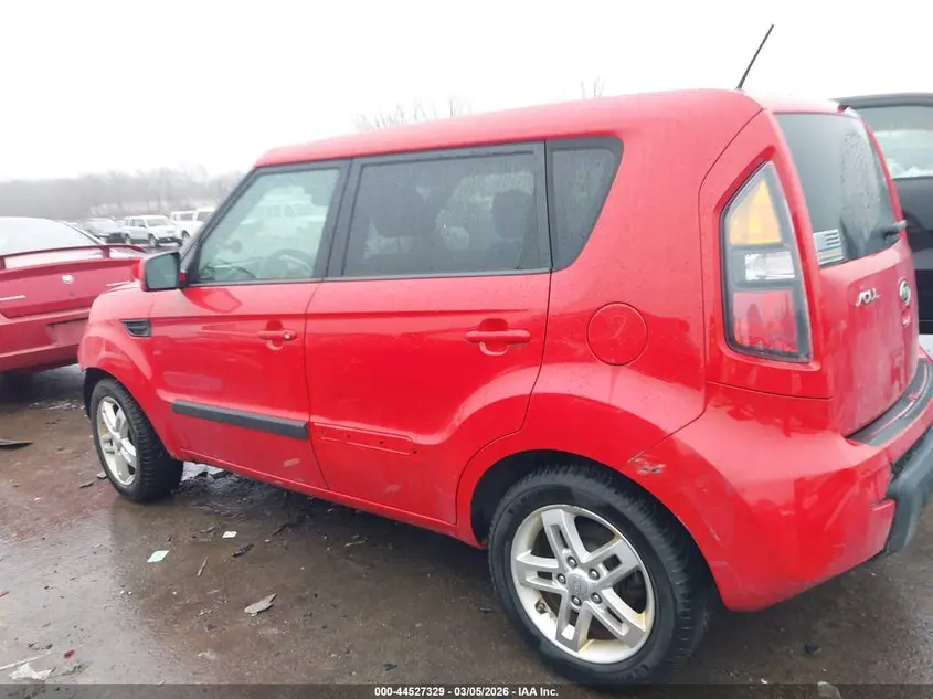 2011 KIA SOUL +