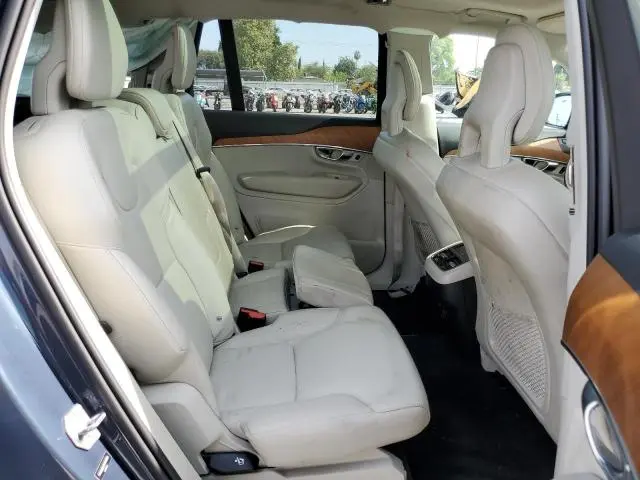 2021 VOLVO XC90 T6 MOMENTUM  