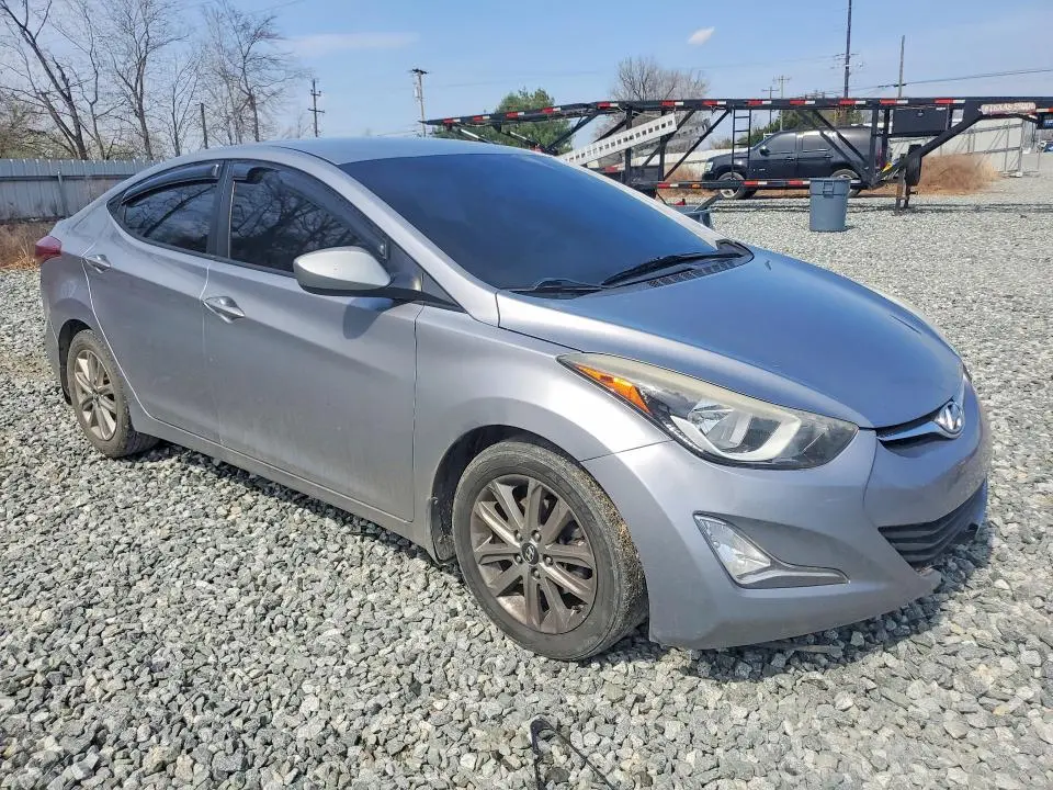 2015 HYUNDAI ELANTRA SE  