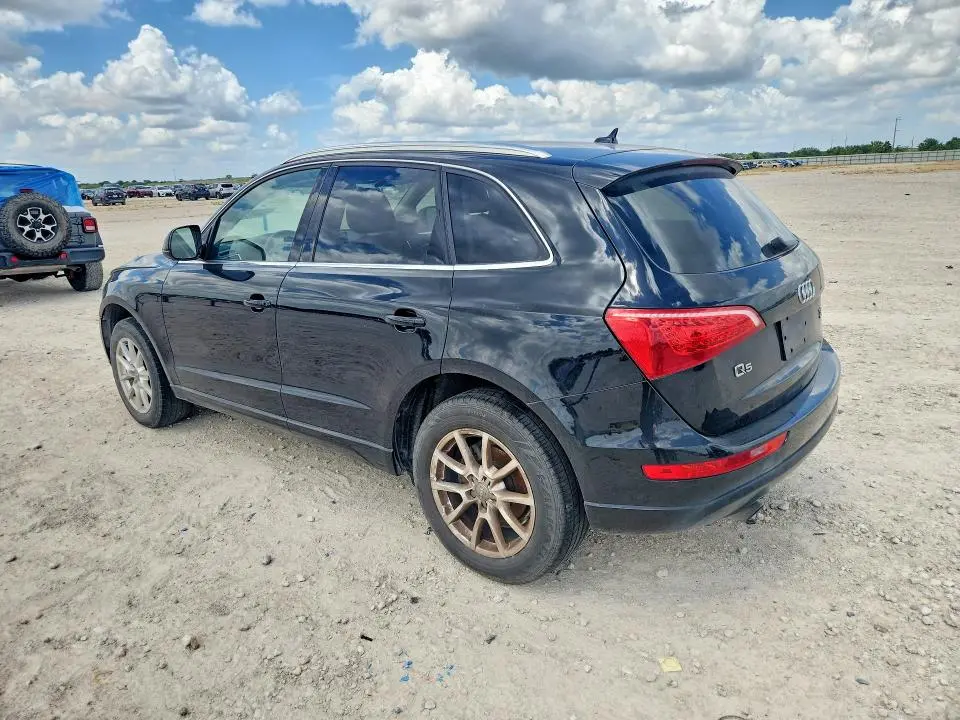 2010 AUDI Q5 PREMIUM  