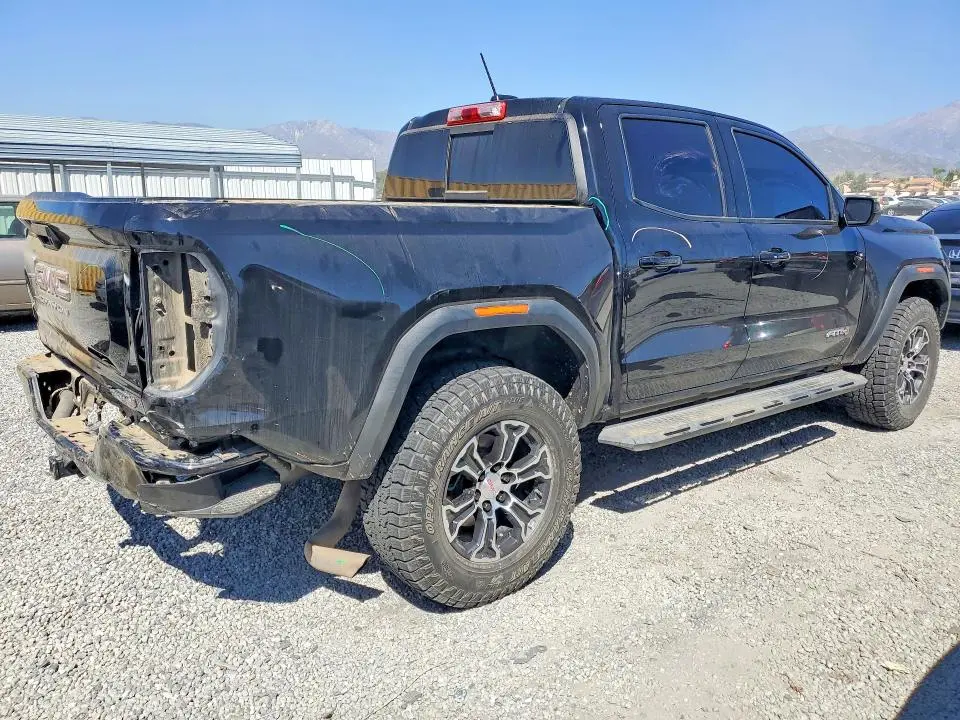 2024 GMC CANYON AT4  