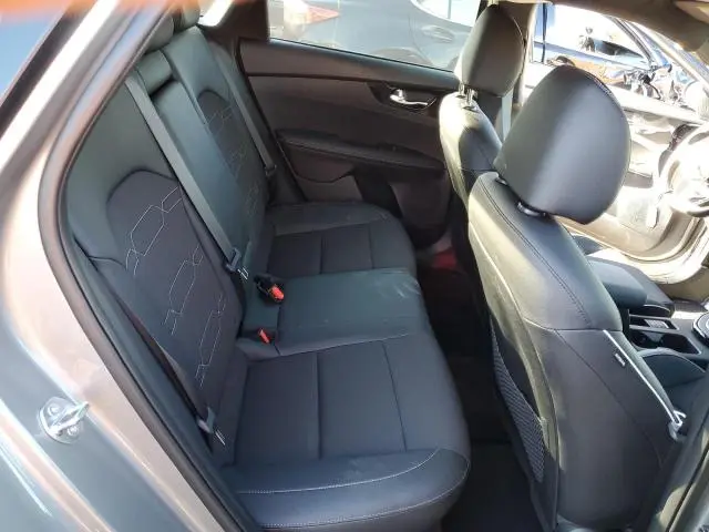 2024 KIA FORTE GT LINE  