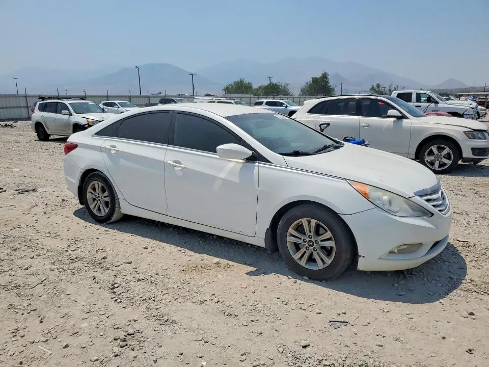 2013 HYUNDAI SONATA GLS  