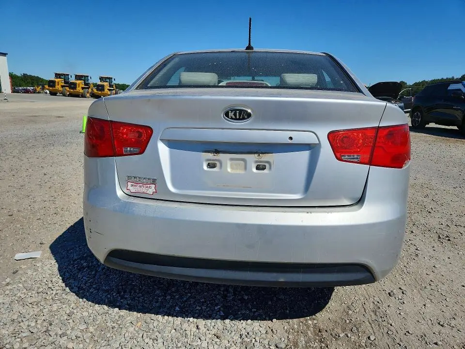 2010 KIA FORTE LX  