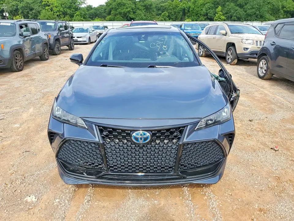 2021 TOYOTA AVALON XSE  