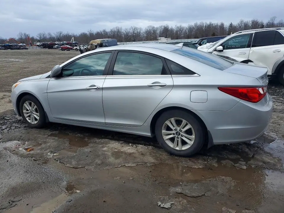 2013 HYUNDAI SONATA GLS  