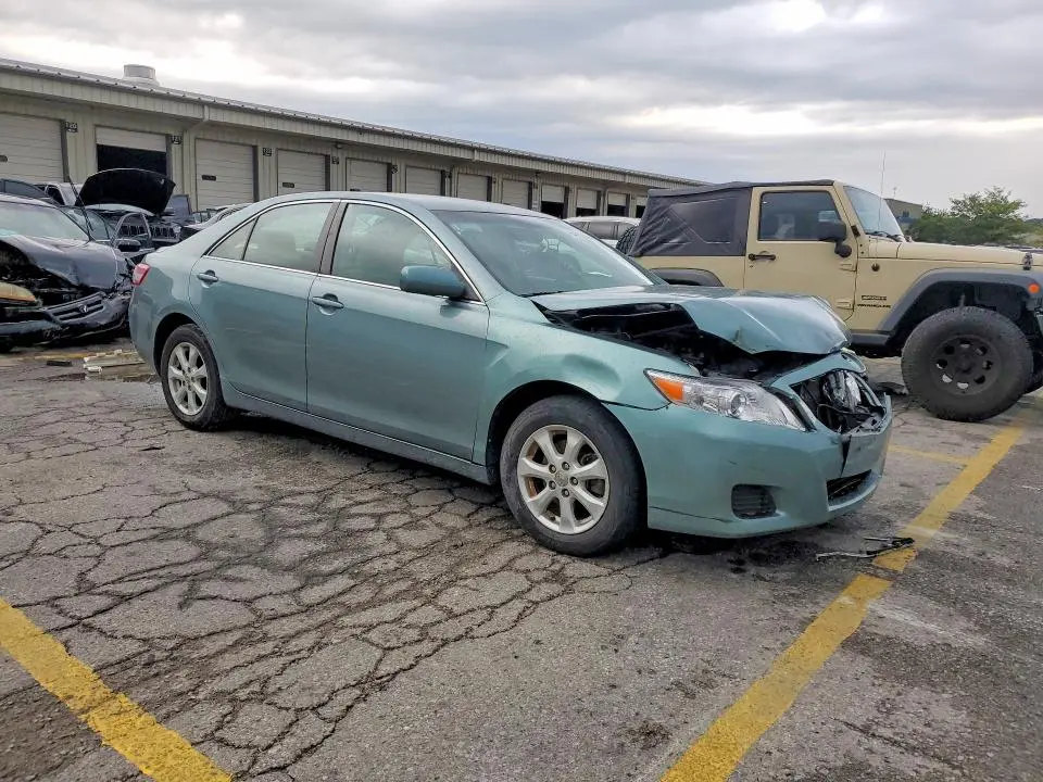 2011 TOYOTA CAMRY LE  