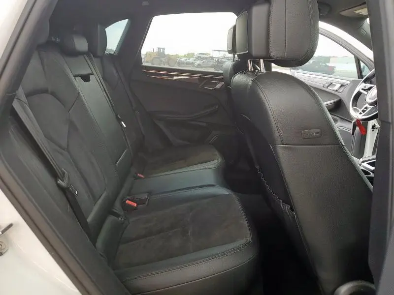 2018 PORSCHE MACAN SPORTS EDITION