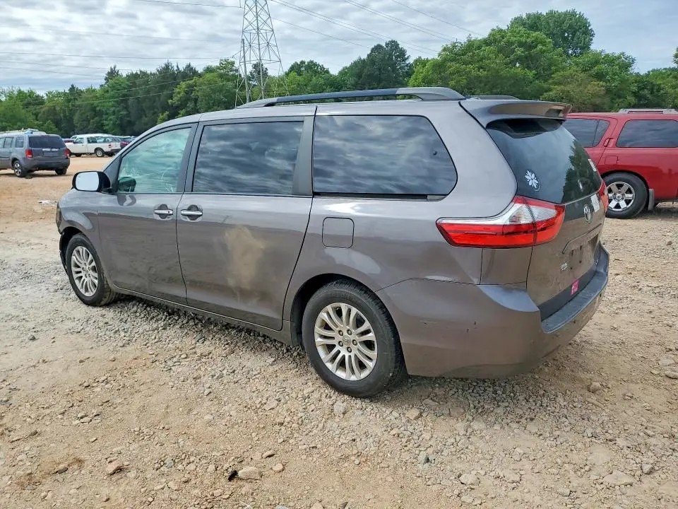 2016 TOYOTA SIENNA XLE PREMIUM 8-PASSENGER  