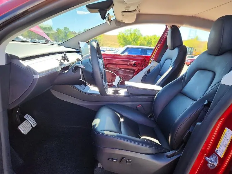 2025 TESLA MODEL Y   