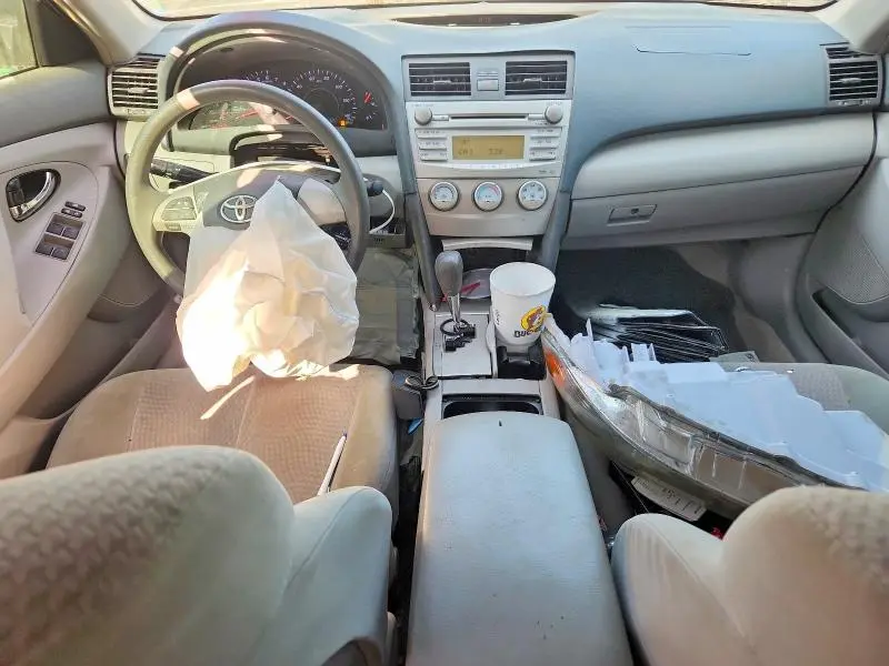 2011 TOYOTA CAMRY LE  