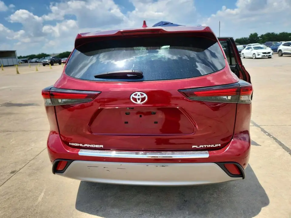 2024 TOYOTA HIGHLANDER PLATINUM  