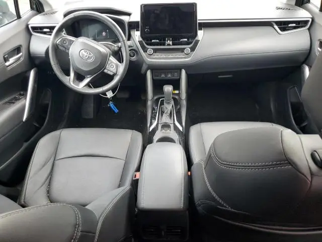2023 TOYOTA COROLLA CROSS XLE