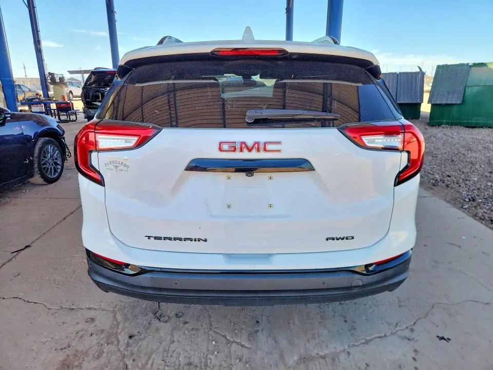 2022 GMC TERRAIN SLT  