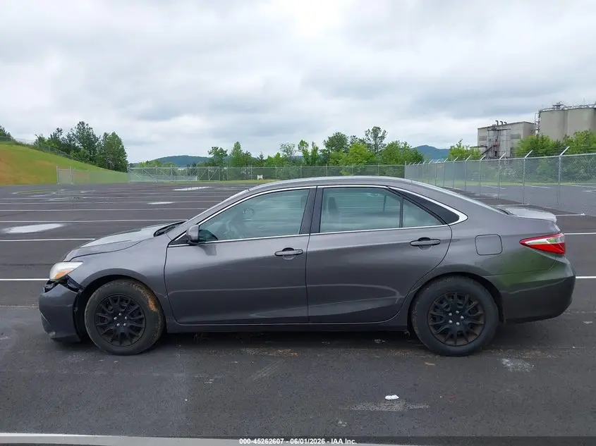 2016 TOYOTA CAMRY LE