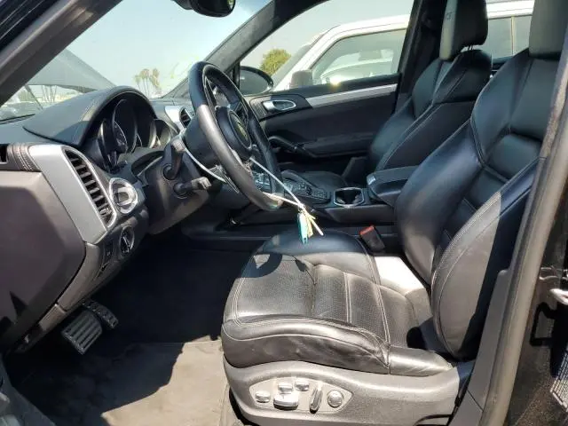 2016 PORSCHE CAYENNE GTS  