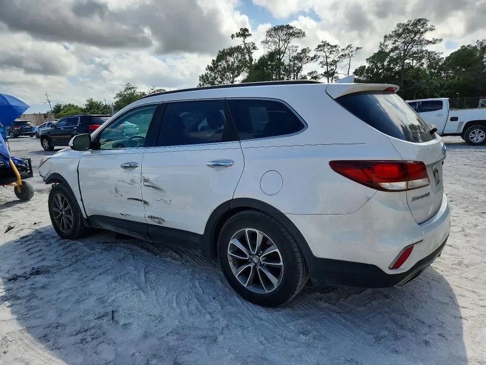 2017 HYUNDAI SANTA FE SE  