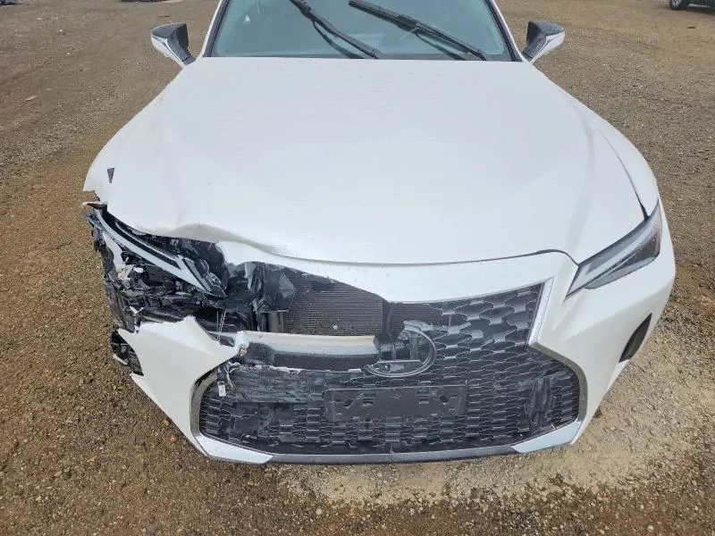 2021 LEXUS IS 300  