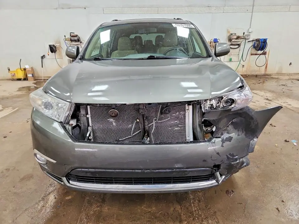 2011 TOYOTA HIGHLANDER BASE  