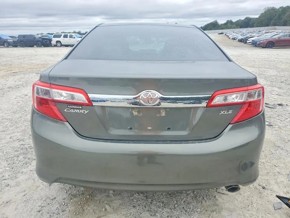 2013 TOYOTA CAMRY XLE  