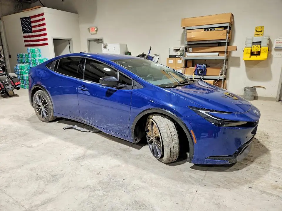 2024 TOYOTA PRIUS XLE  